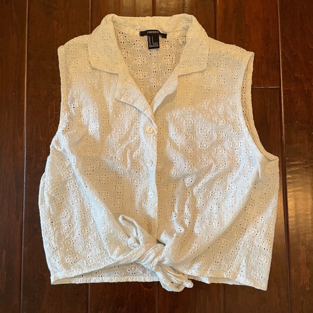 Cropped white tank
